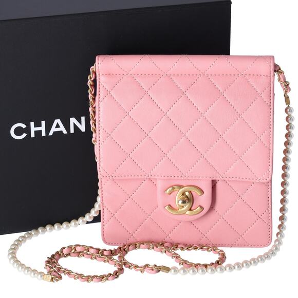 CHANEL Chic Pearls Flap Crossbody Pink Lambskin Quilted - Picture 1 of 8